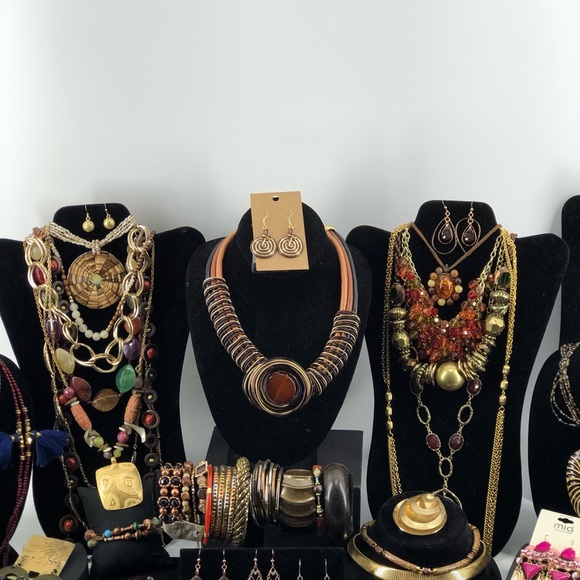 Beautiful Vintage To Now Jewelry Lot - Picture 6 of 11